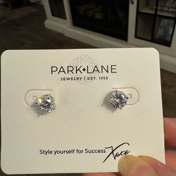 Park Lane Impression Earrings Clear Crystals Set in Silver-Brand New! - Picture 3 of 6